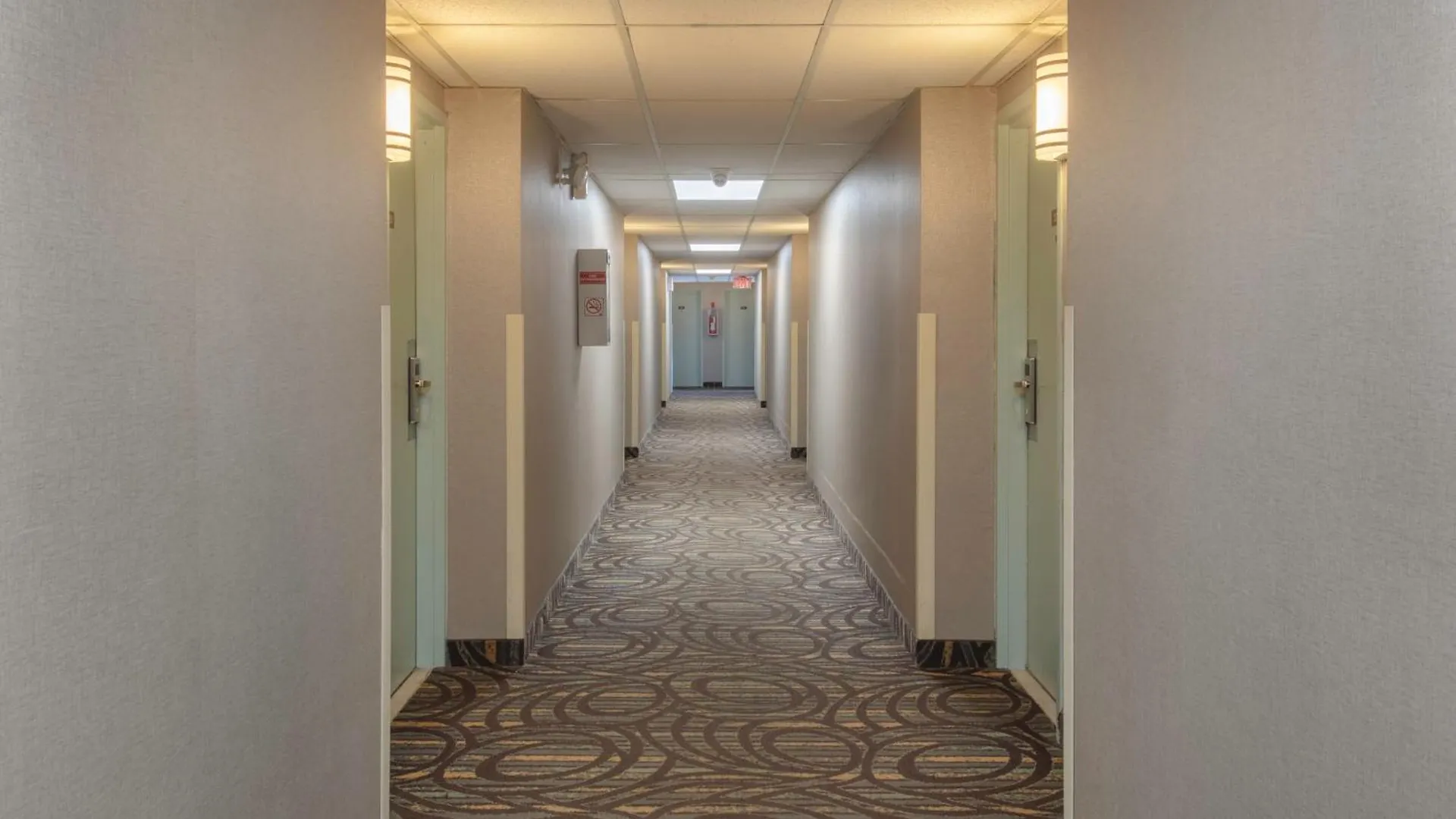 Super 5 Inn Mississauga Motel