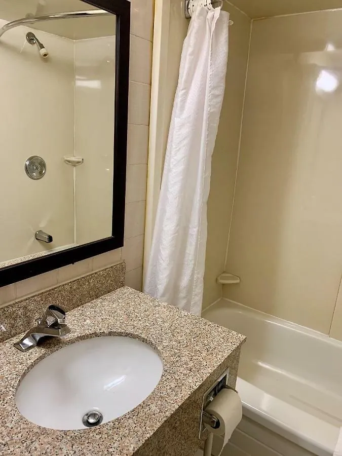 ** Motel Super 5 Inn Mississauga Canada